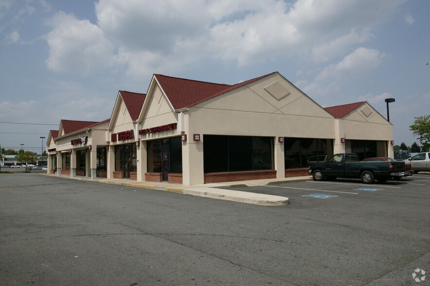 More Photos Of 8723 Richmond Hwy, Alexandria Unknown For Lease