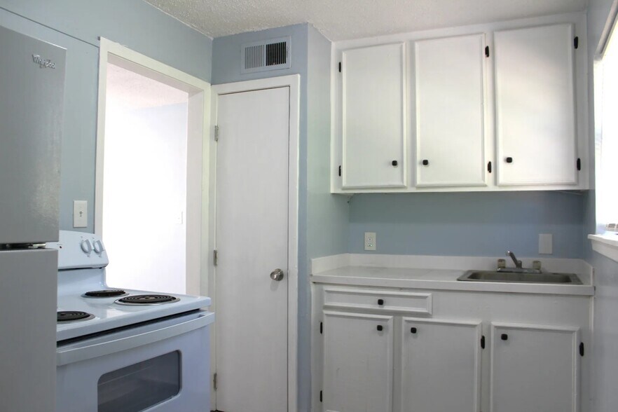 More Photos Of 1225 Bailey Ave, Jackson Apartments For Sale