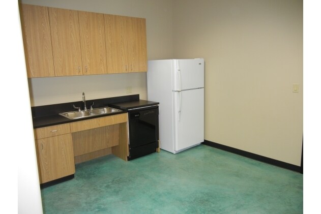 More Photos Of 101 Tiki Dr, Tiki Island Office Residential For Lease