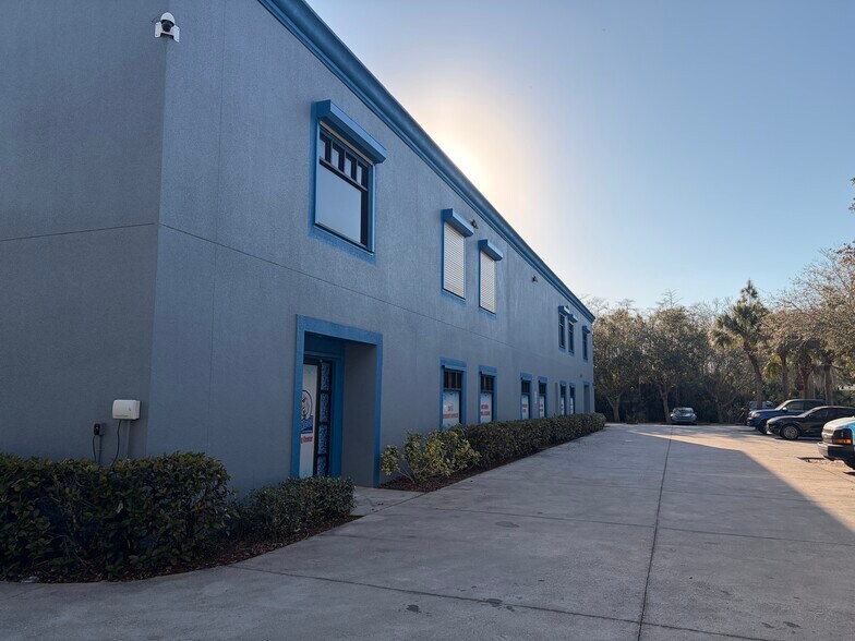 More Photos Of 10911 Harmony Park Dr, Bonita Springs Light Distribution For Sale