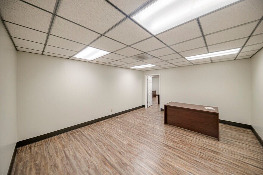 More Photos Of 1410 Rankin Hwy, Midland Office For Sale