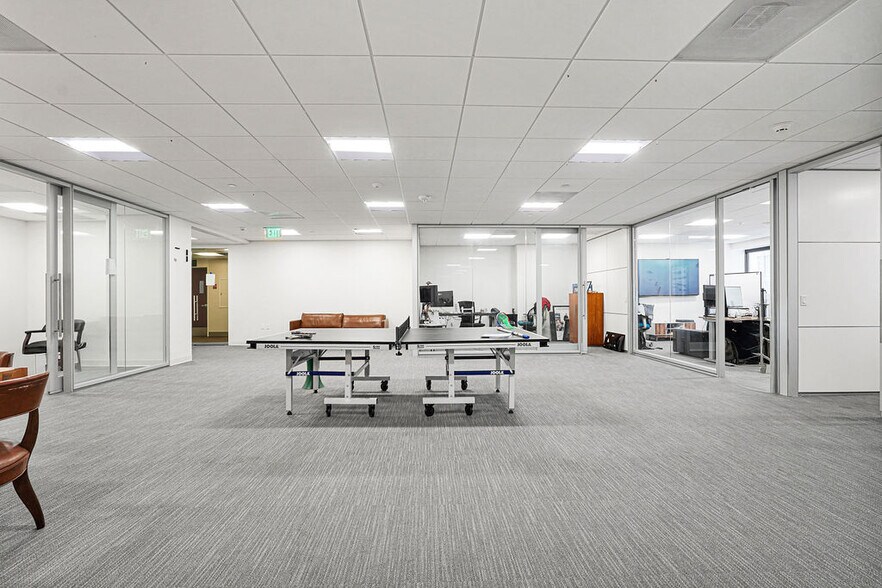 More Photos Of 1 SE 3rd Ave, Miami Office For Lease