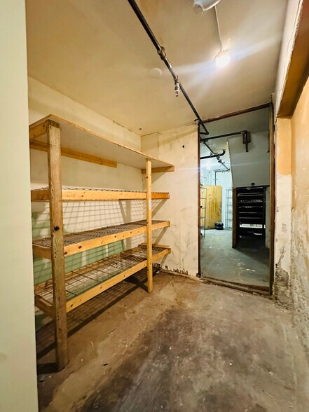 More Photos Of 335-337 Jones St, San Francisco Storefront For Lease