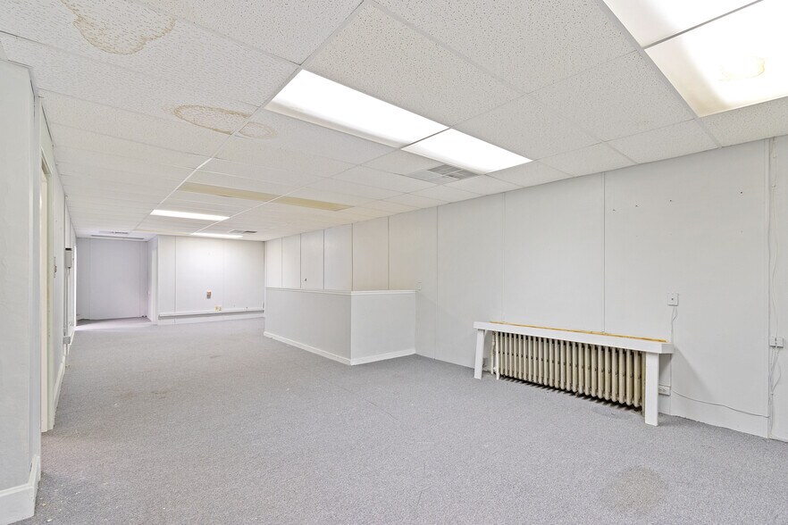 More Photos Of 307-309 Dewitt St, Portage Restaurant For Sale