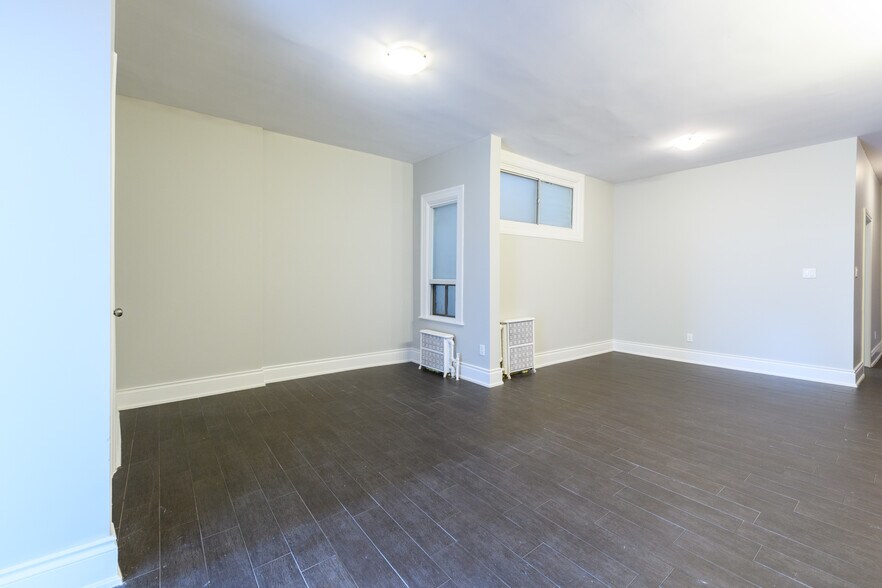 More Photos Of 463-477 King St E, Hamilton Multifamily For Sale