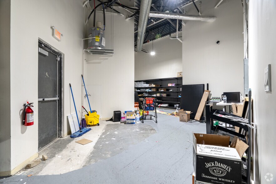 More Photos Of 1800 N Stonebridge Dr, McKinney General Retail For Lease