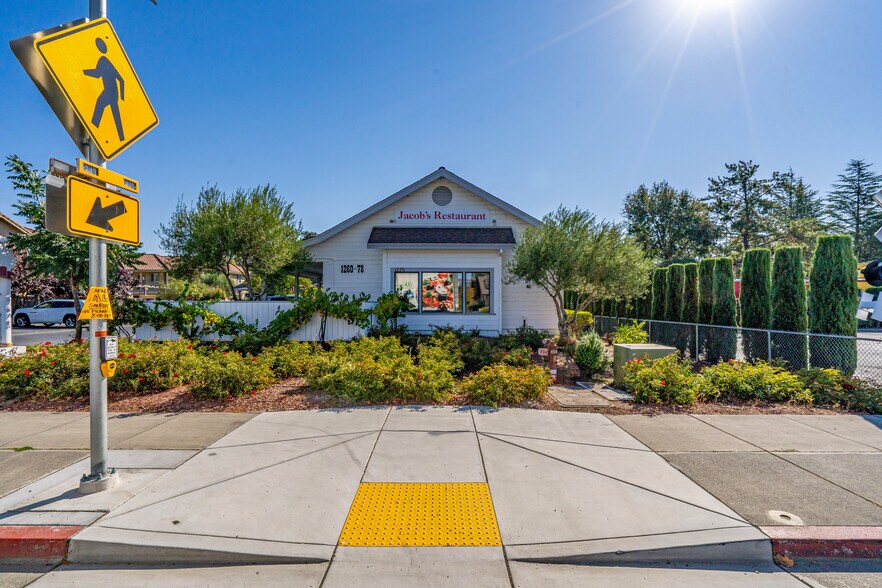 More Photos Of 1270 Broadway, Sonoma Freestanding For Sale