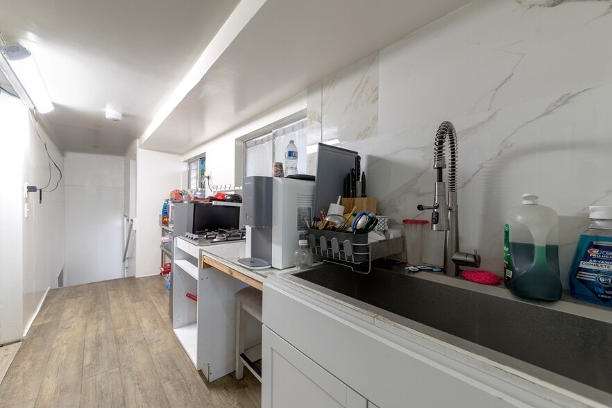 More Photos Of 1025 S Catalina St, Los Angeles Religious Facility For Sale