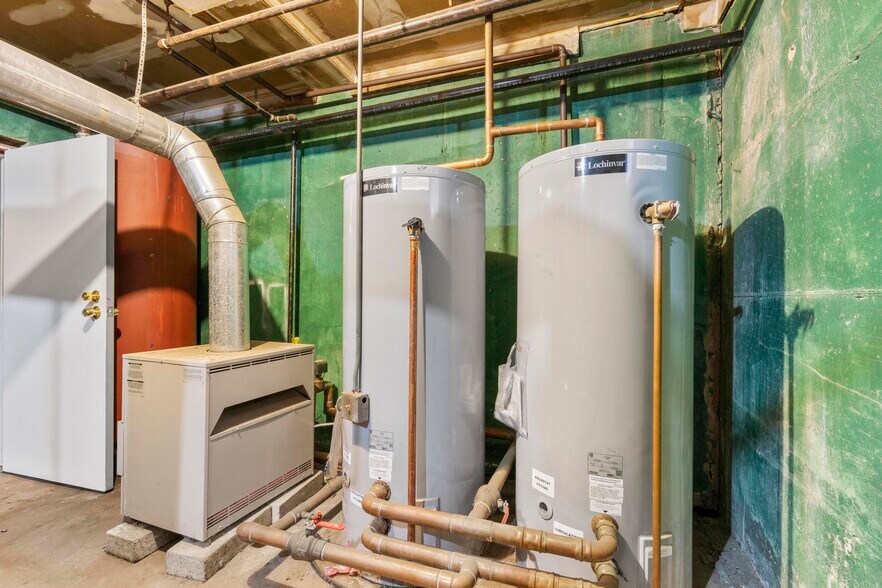 More Photos Of 36 Huntington St, Hartford Apartments For Sale