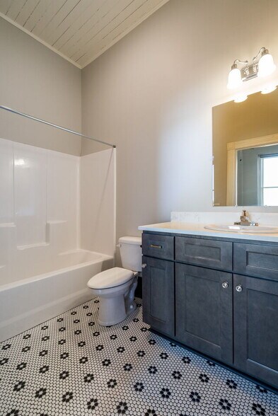 More Photos Of 201 Chatham St, Sanford Office Residential For Sale