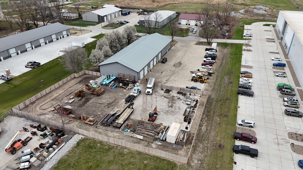 More Photos Of 773 NE 47th Pl, Des Moines Warehouse For Sale