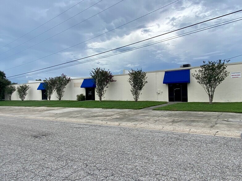 More Photos Of 1603-1605 Sunshine Dr, Clearwater Warehouse For Lease