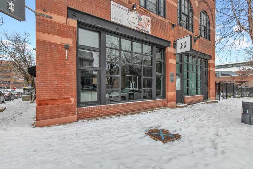 More Photos Of 1900-1904 Locust St, Saint Louis Restaurant For Lease