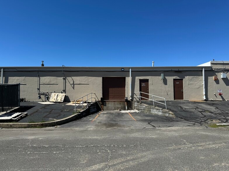 More Photos Of 29 Rocky Point Yaphank Rd, Rocky Point Storefront For Lease