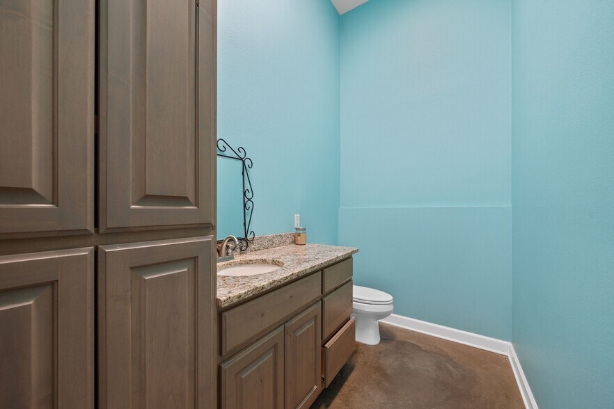 More Photos Of 1915 Walkers Trl, Conway General Retail For Sale