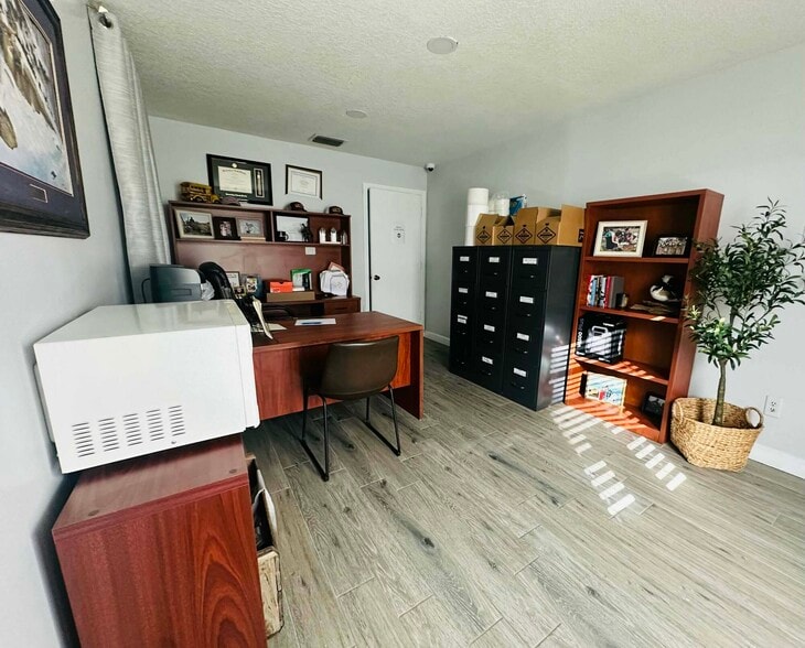 More Photos Of 2510 US 27, Avon Park Auto Repair For Sale