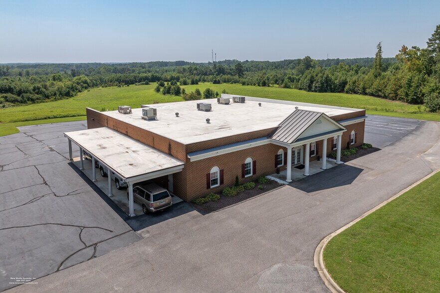More Photos Of 1260 N Mecklenburg Ave, South Hill Funeral Home For Sale
