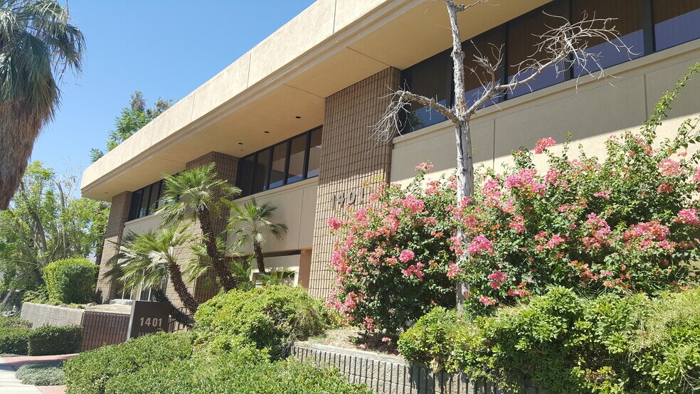 More Photos Of 1401 N Palm Canyon Dr, Palm Springs Medical For Lease