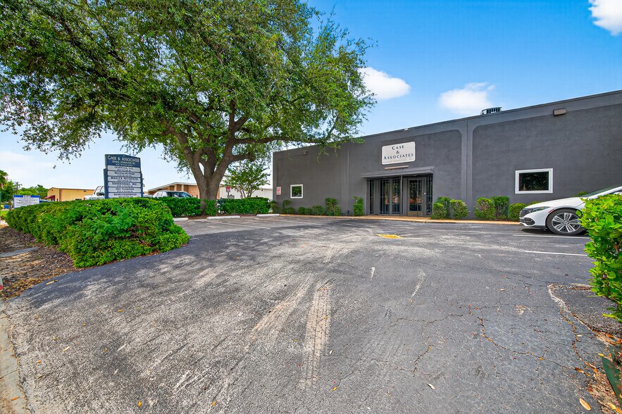 More Photos Of 6315 Skyline Dr, Houston Distribution For Lease