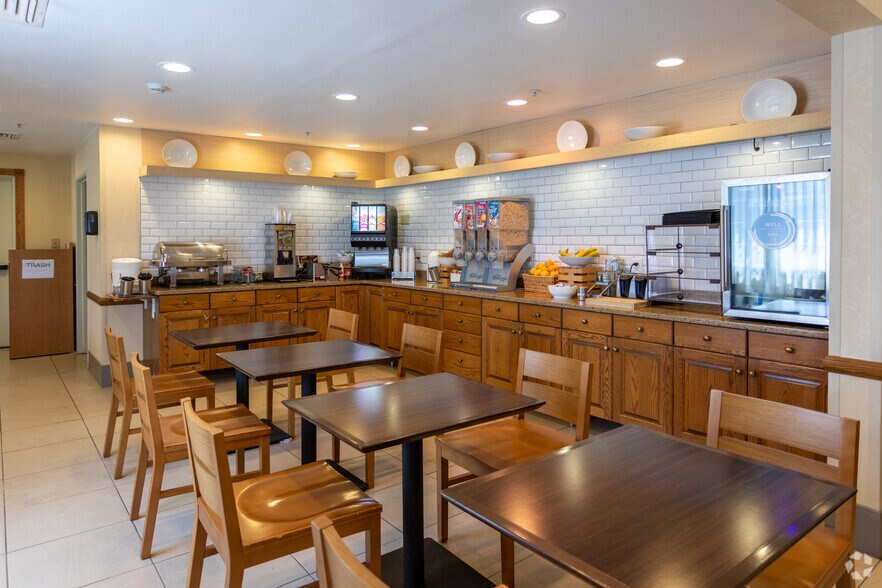 More Photos Of 4323 Highway 52 N, Rochester Hotel For Sale