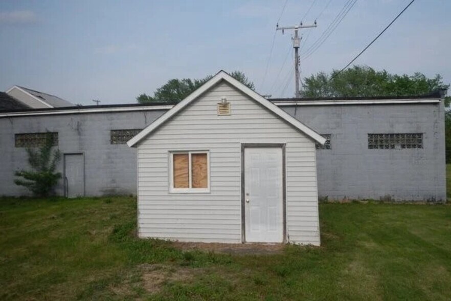 More Photos Of 4225 East St, Akron Office For Sale