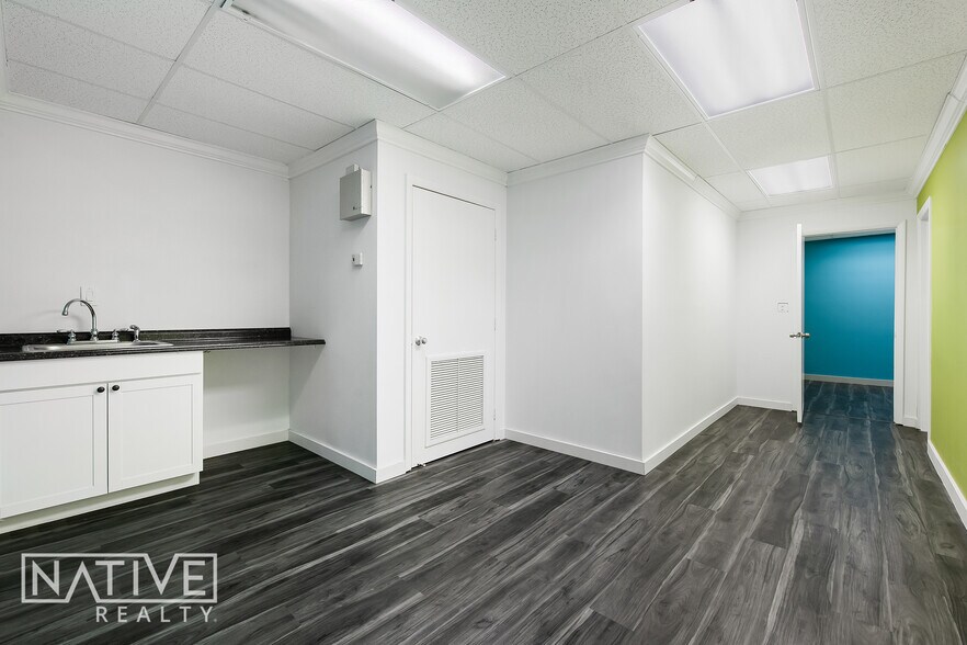 More Photos Of 2817 E Oakland Park Blvd, Fort Lauderdale Office For Sale