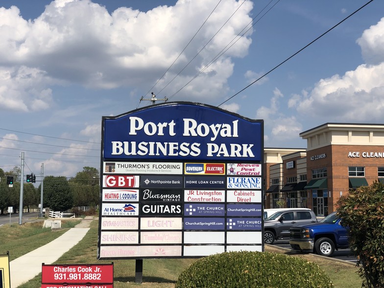 More Photos Of 4922 Port Royal Rd, Spring Hill Showroom For Lease
