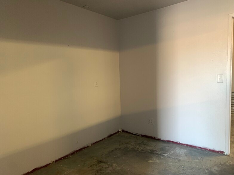 More Photos Of 2715 Highway 95, Bullhead City Self Storage For Lease