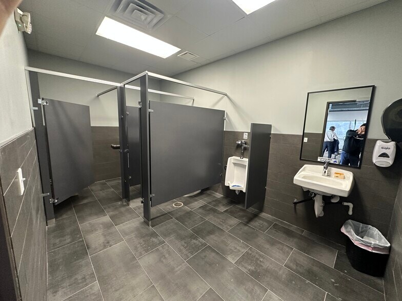 More Photos Of 40119 Industrial Park Cir, Georgetown Warehouse For Sale