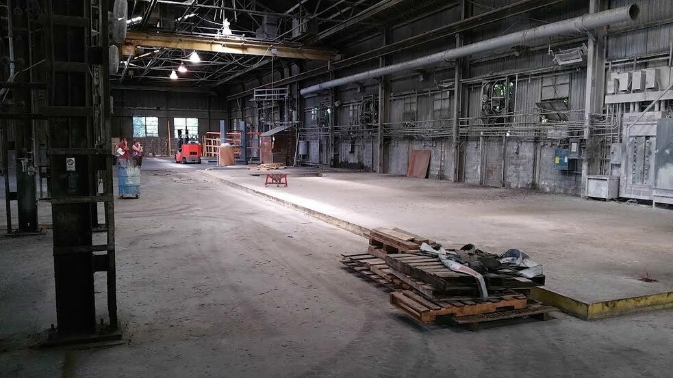 More Photos Of 2701 Manokin St, Baltimore Warehouse For Sale