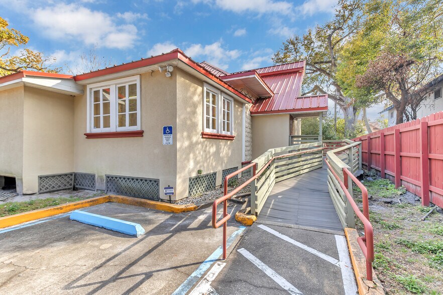 More Photos Of 1007 Emmett St, Kissimmee Medical For Sale