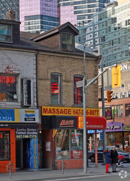 More Photos Of 568 Yonge St, Toronto Freestanding For Lease