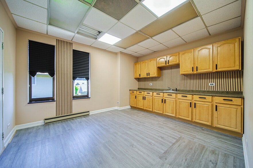 More Photos Of 1625 Anderson Ave, Fort Lee Medical For Lease