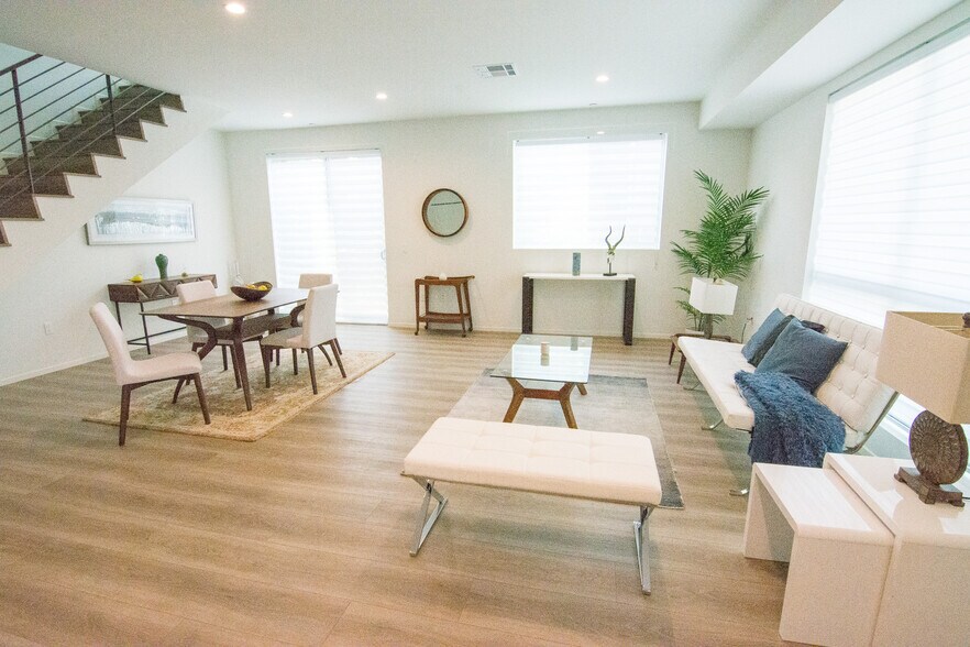 More Photos Of 2006 S Corning St, Los Angeles Apartments For Sale