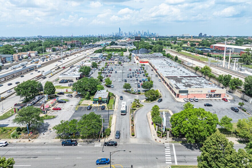 More Photos Of 5401 S Wentworth Ave, Chicago General Retail For Lease