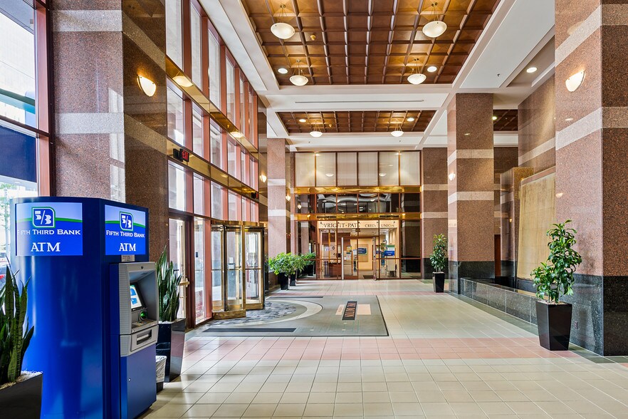 More Photos Of 1 S Main St, Dayton Office For Lease