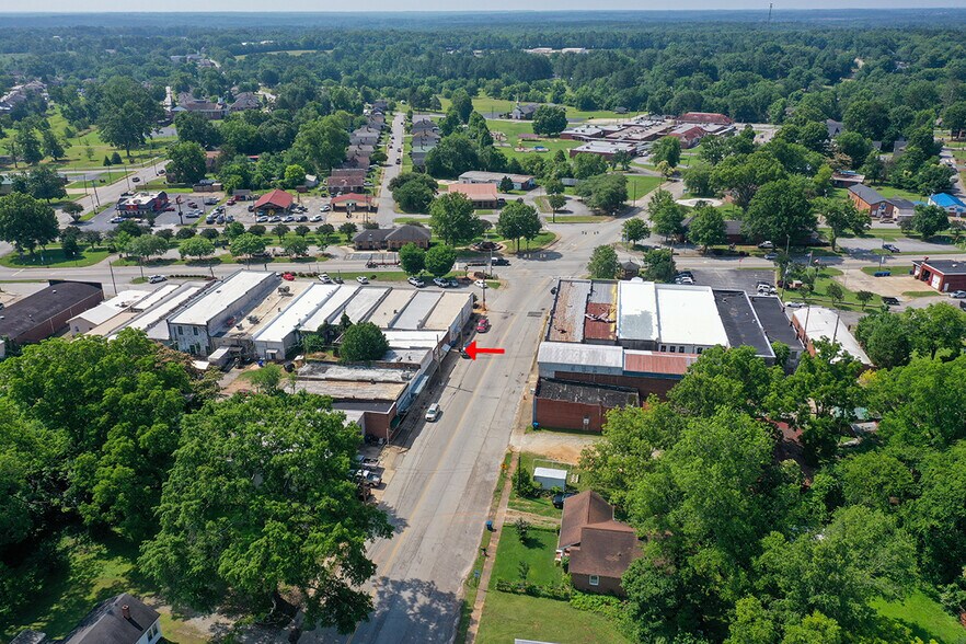 More Photos Of 102 N Cambridge St, Ninety Six Office For Sale