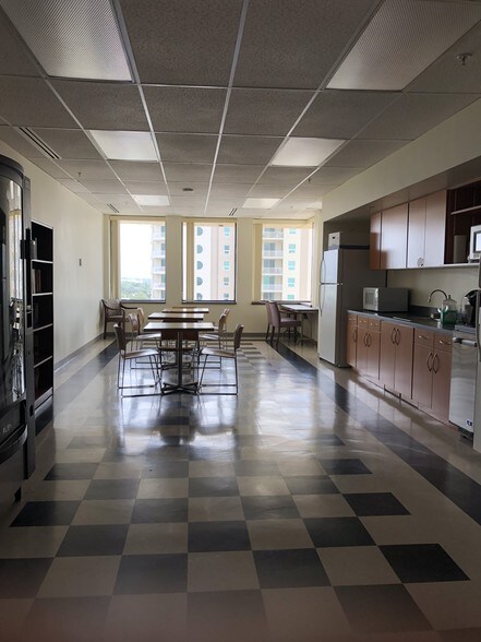 More Photos Of 1777 Main St, Sarasota Office For Sale