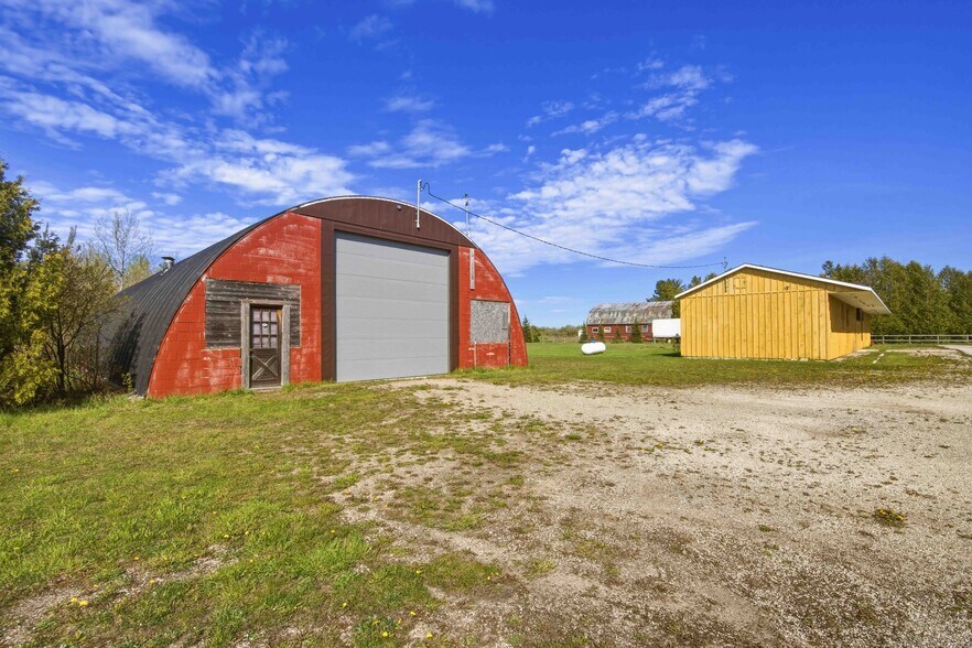 More Photos Of 7024 Hwy 6, Tobermory Storefront Retail Residential For Sale
