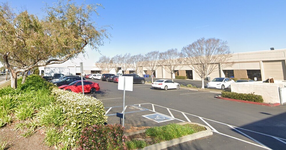 More Photos Of 14256-14280 Doolittle Dr, San Leandro Manufacturing For Lease
