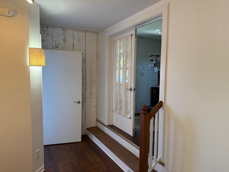 More Photos Of 475 Dunham Rd, St Charles Loft Creative Space For Lease