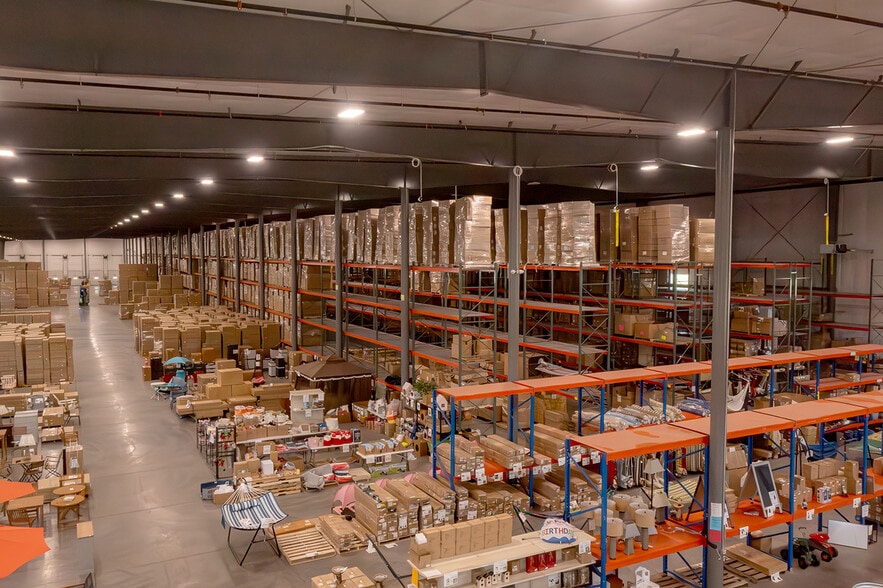 More Photos Of 2537 County Line rd, Eau Claire Manufacturing For Lease