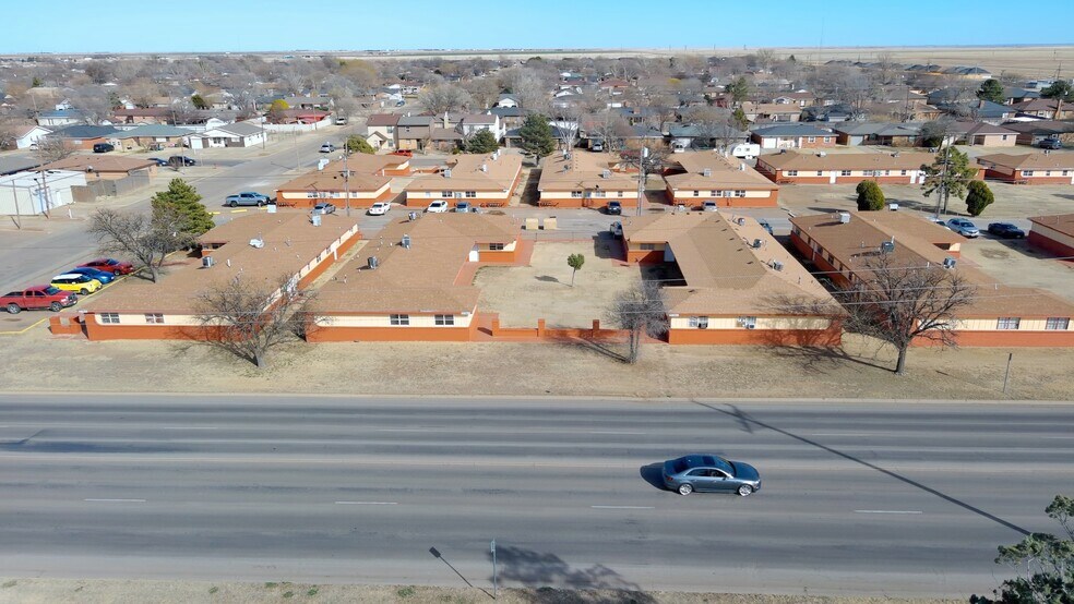 More Photos Of 1725 E 1st St, Dumas Multifamily For Sale