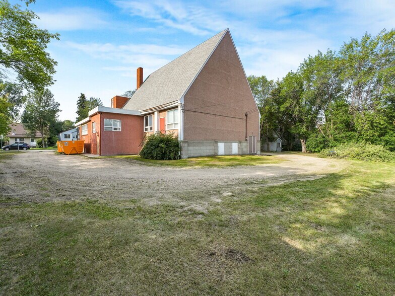 More Photos Of 9630 74 Av NW, Edmonton Flex For Sale