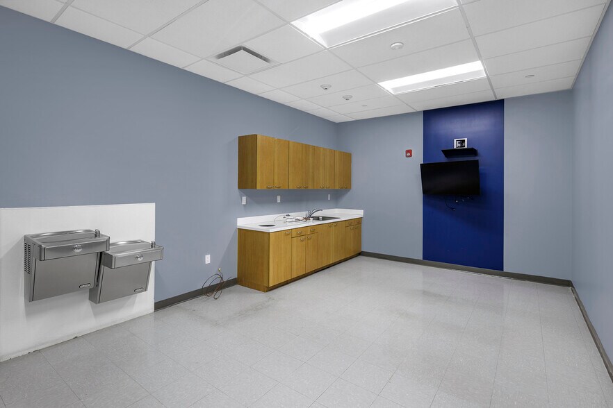 More Photos Of 261 3rd Ave, New York Multifamily For Sale