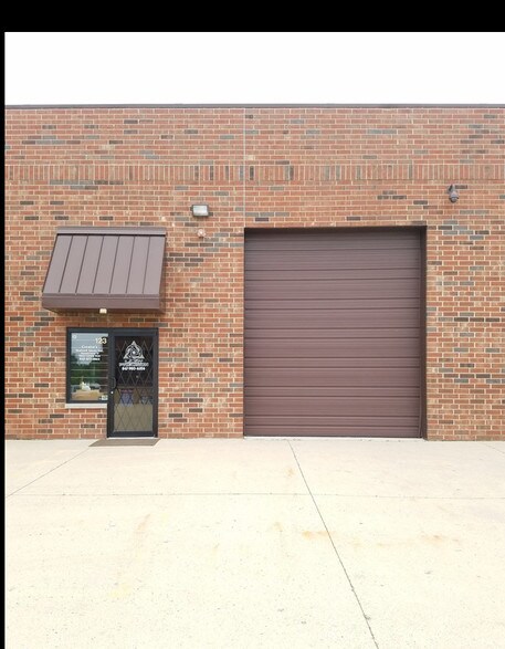 More Photos Of 141 Christopher Way, Fox Lake Warehouse For Lease