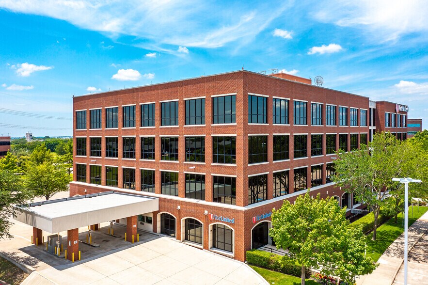 More Photos Of 1700 N Redbud Blvd, McKinney Office For Lease