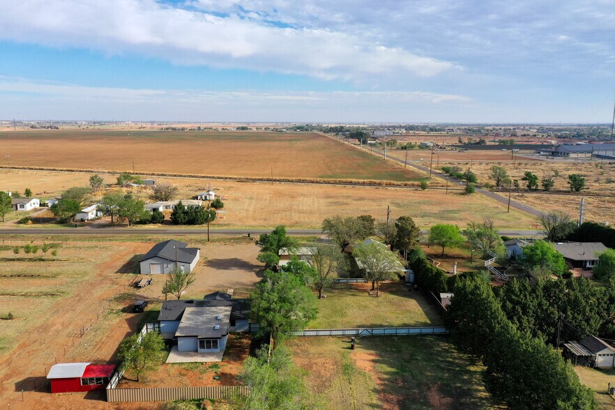 More Photos Of 7910 34th St, Lubbock Office For Sale