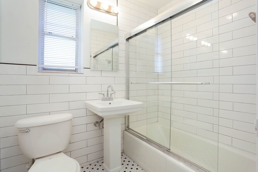 More Photos Of 309 Calgary Ave, San Antonio Apartments For Sale