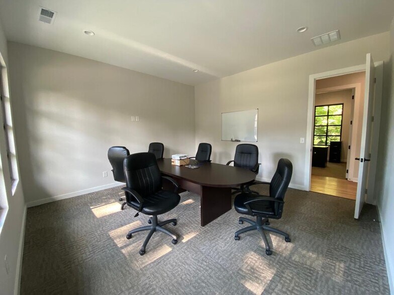 More Photos Of 6110 McFarland Station Dr, Alpharetta Medical For Lease